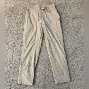 Lululemon Dance Studio Mid-Rise Cropped Pant, Size 2